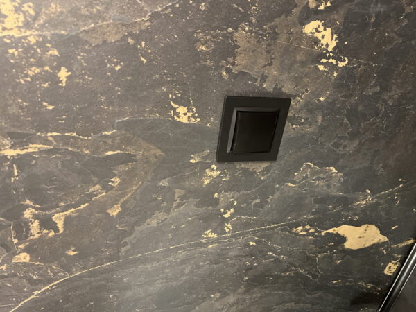 Fornir kamienny Black Slate Gold 122x244x0,2 cm